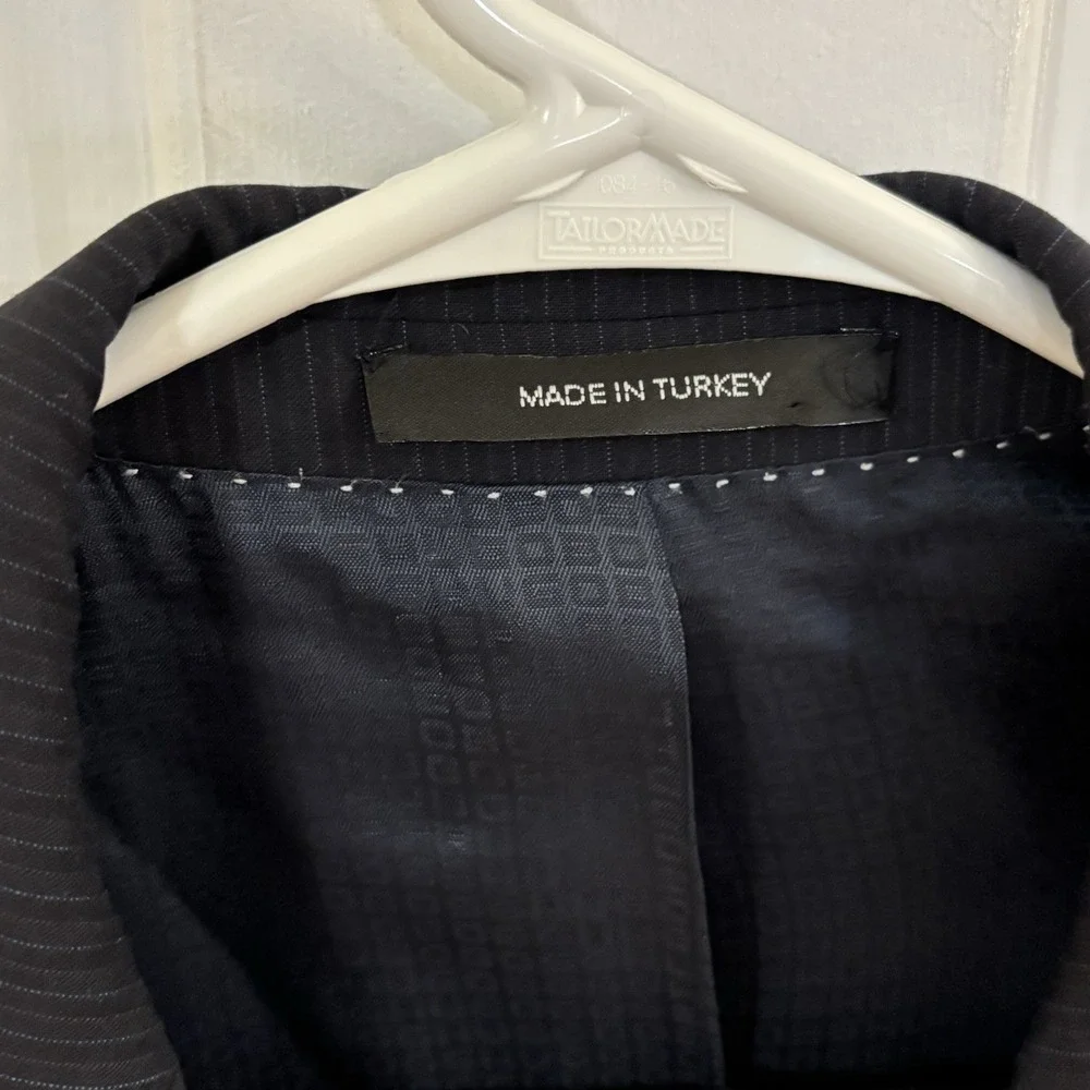 Hugo Boss pinstripe 2 Piece suit Super 120 48L